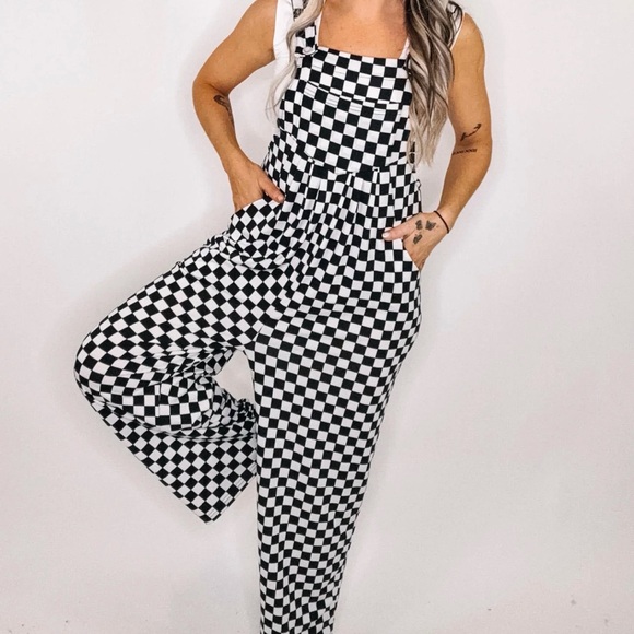 Checkered Wide Leg Overalls - Picture 3 of 8